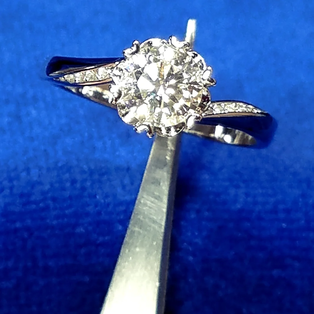 Moissanite  One Carat Solitare Ring Certified